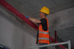 分析楼进入粉饰拆修阶